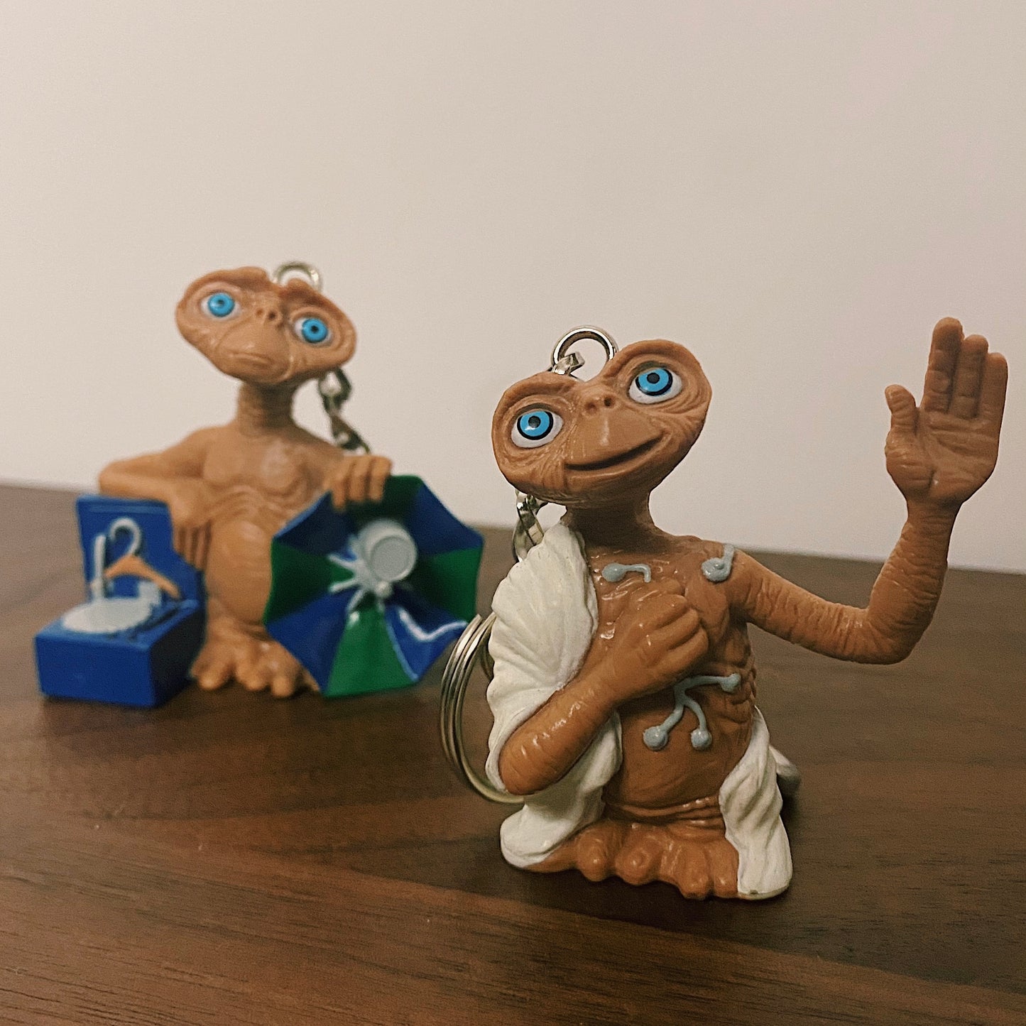 E.T. THE EXTRA TERRESTRIAL